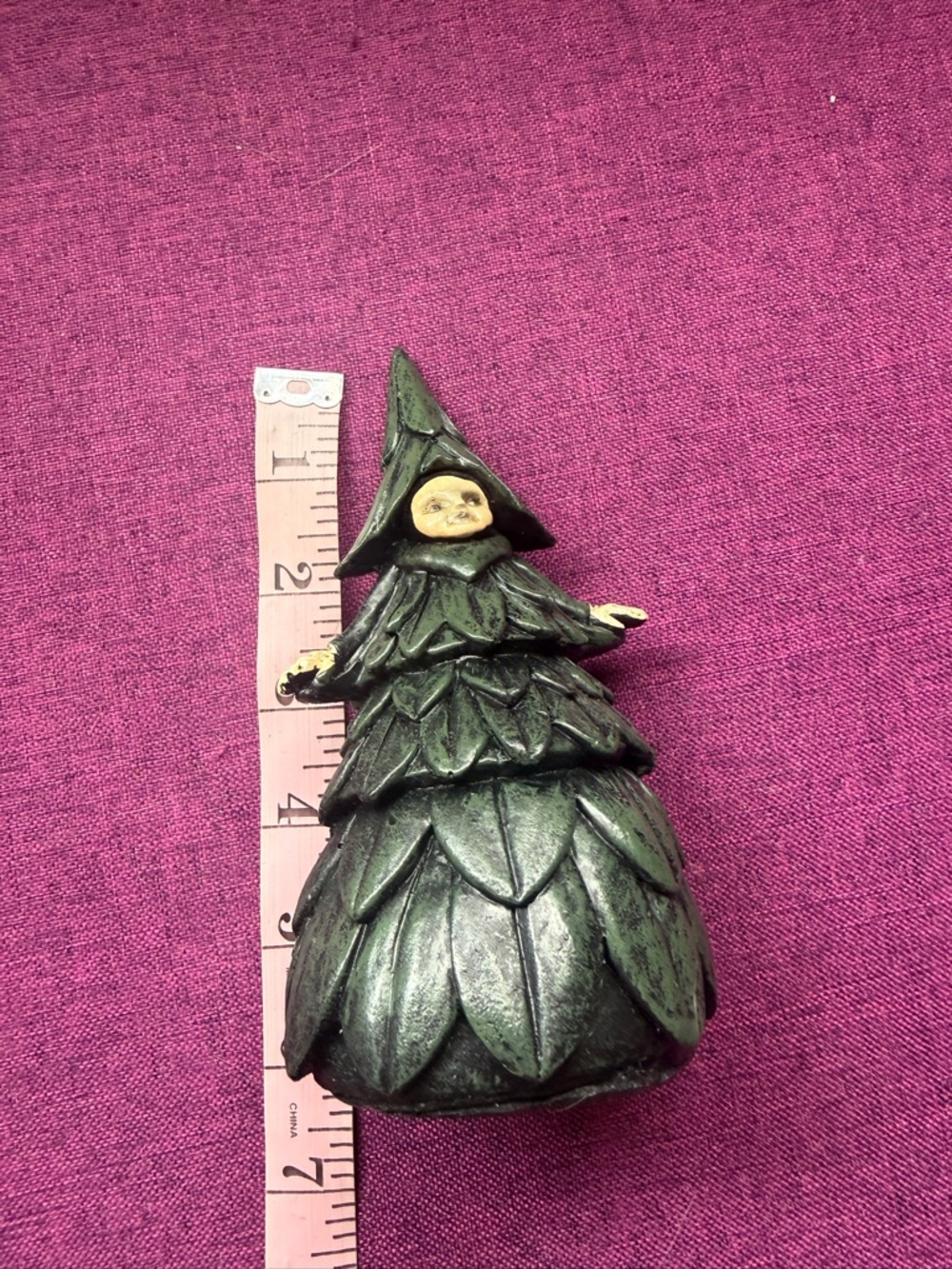 Evergreen Tree Witch Figurine with Face - Dark Green - Picture 3 of 3